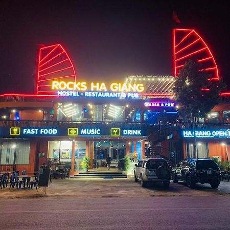 Rocks Ha Giang Hostel & Tour Екстериор снимка