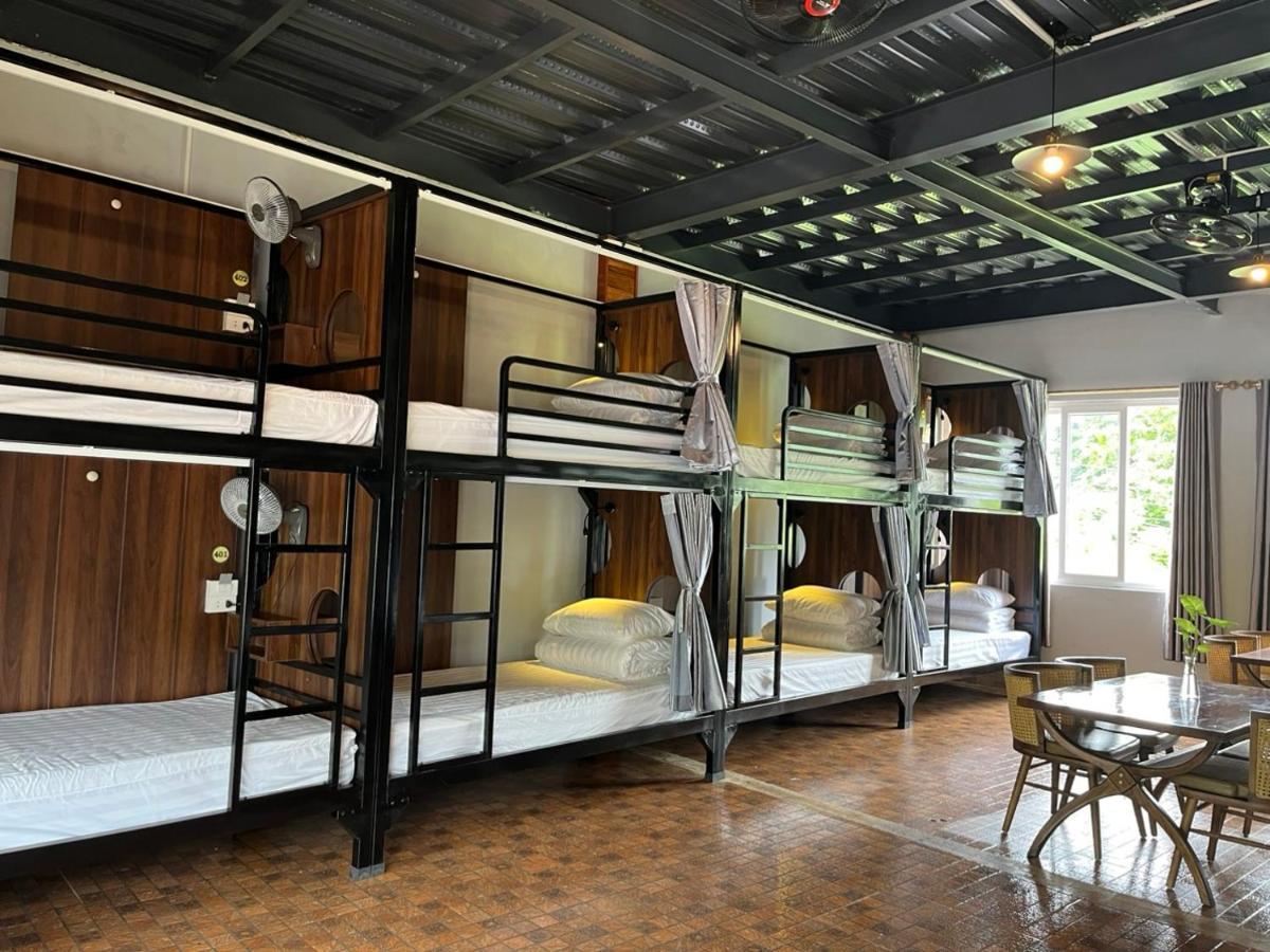 Rocks Ha Giang Hostel & Tour Екстериор снимка