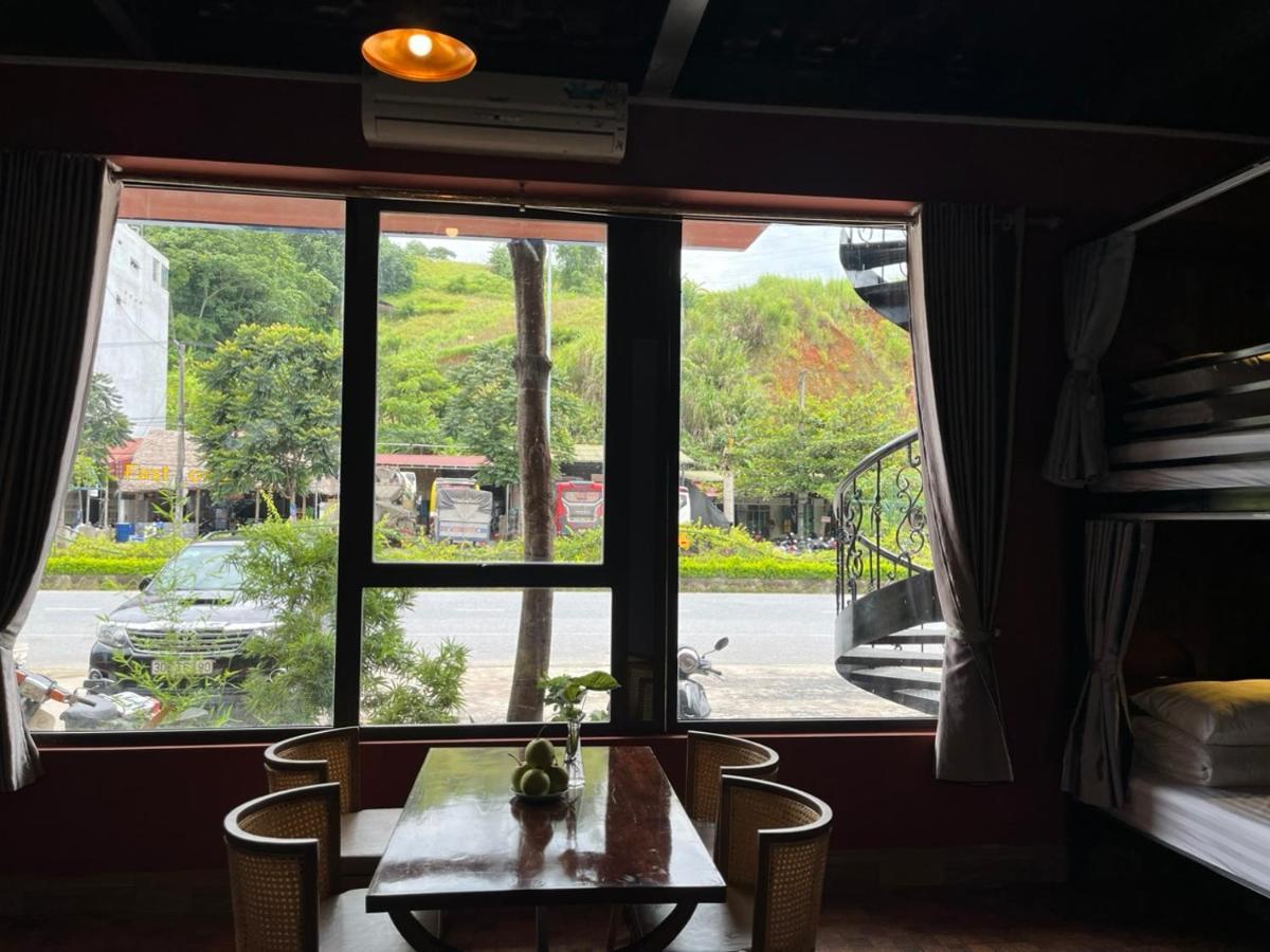 Rocks Ha Giang Hostel & Tour Екстериор снимка