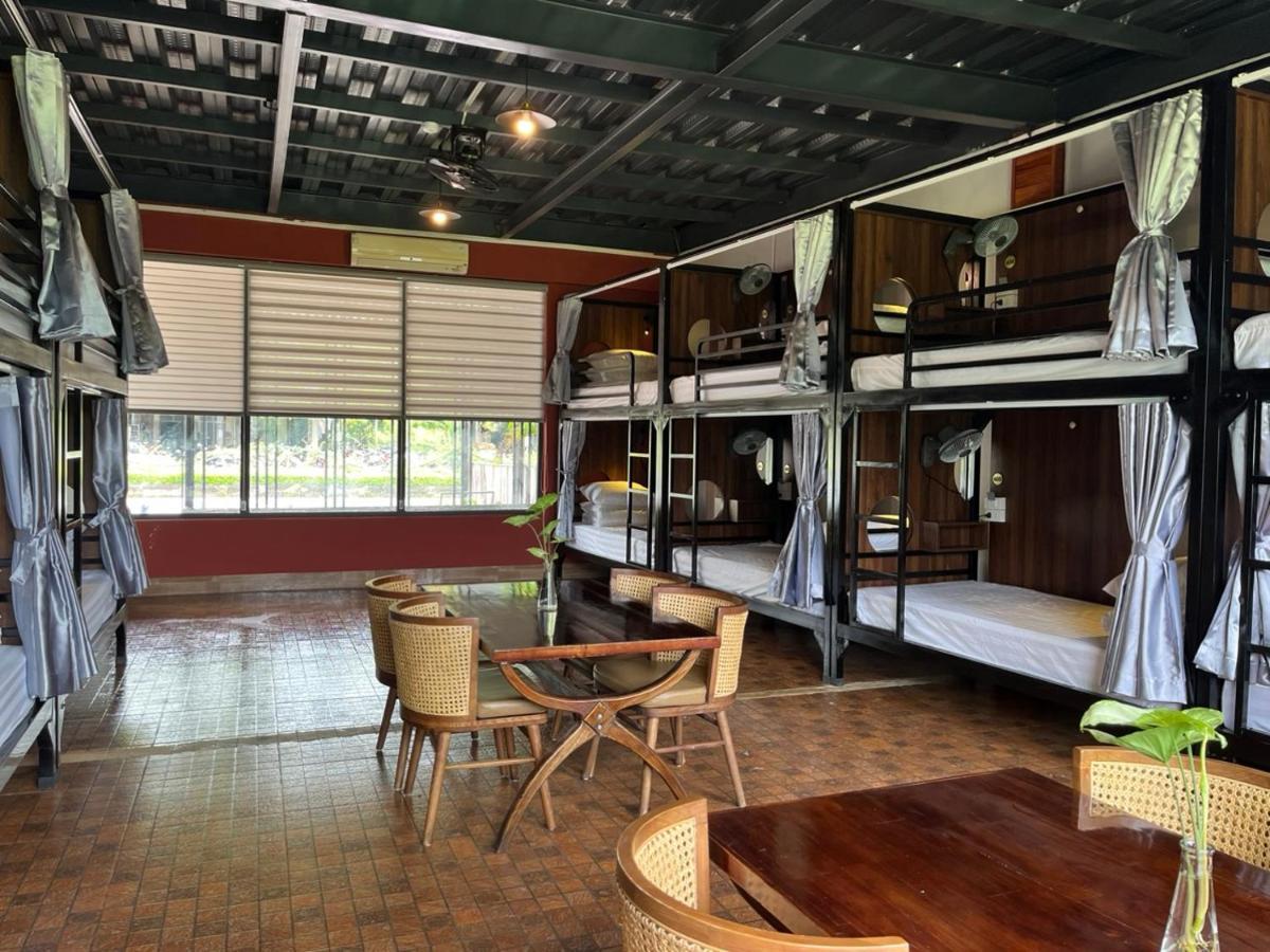 Rocks Ha Giang Hostel & Tour Екстериор снимка