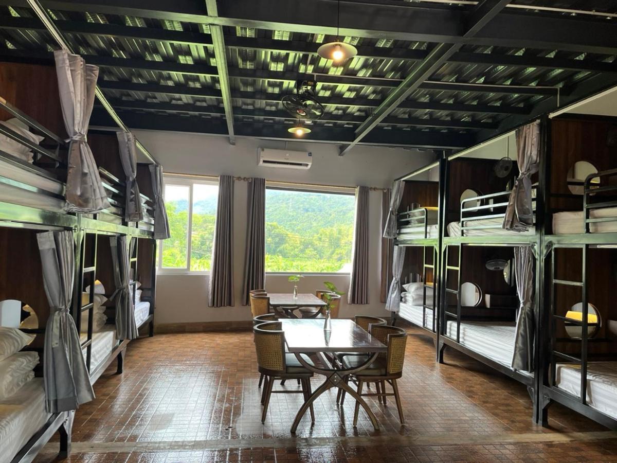 Rocks Ha Giang Hostel & Tour Екстериор снимка