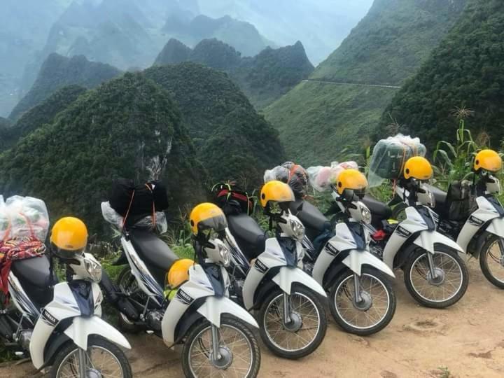 Rocks Ha Giang Hostel & Tour Екстериор снимка