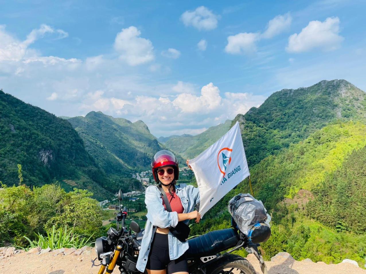 Rocks Ha Giang Hostel & Tour Екстериор снимка