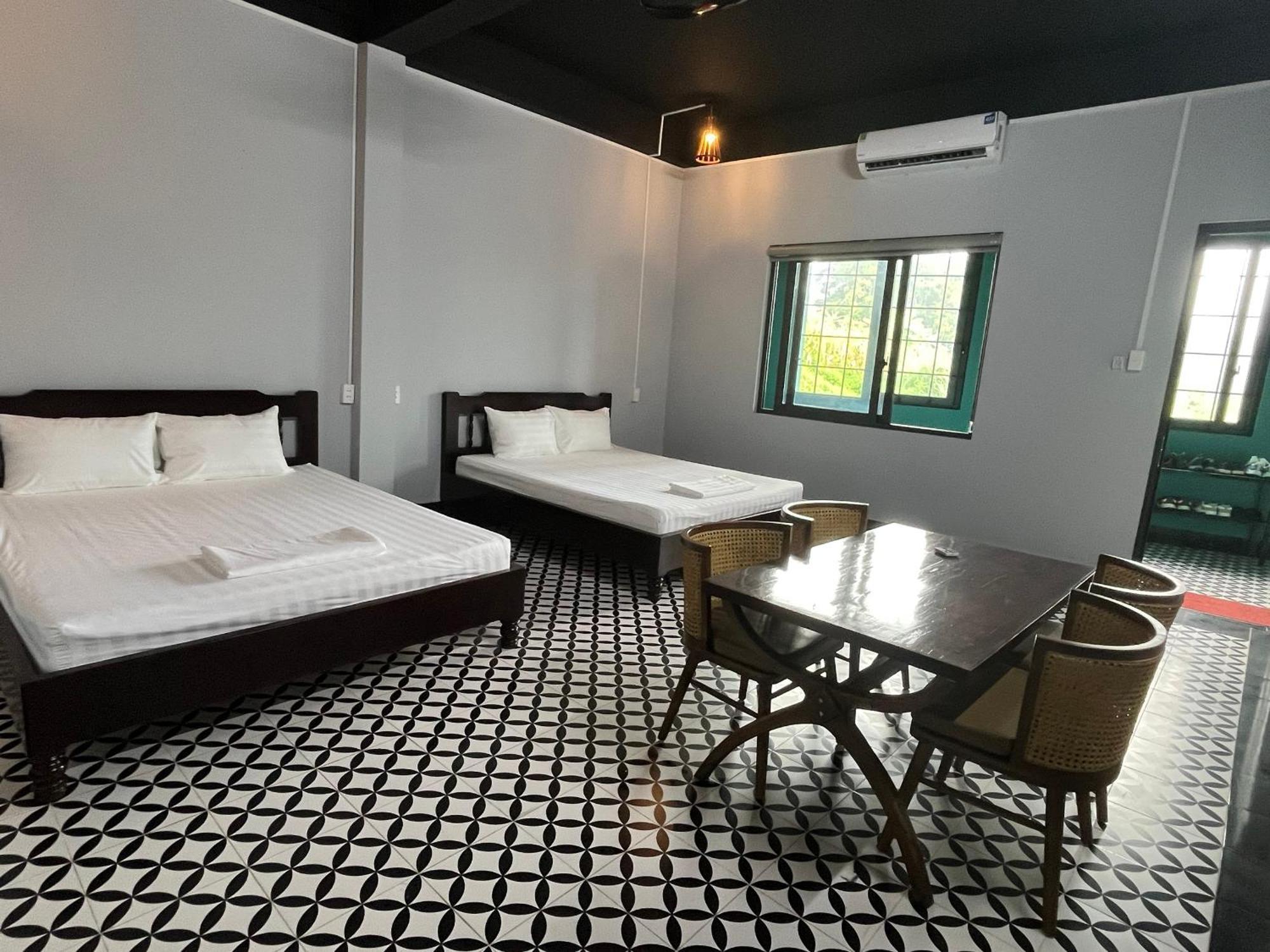 Rocks Ha Giang Hostel & Tour Екстериор снимка